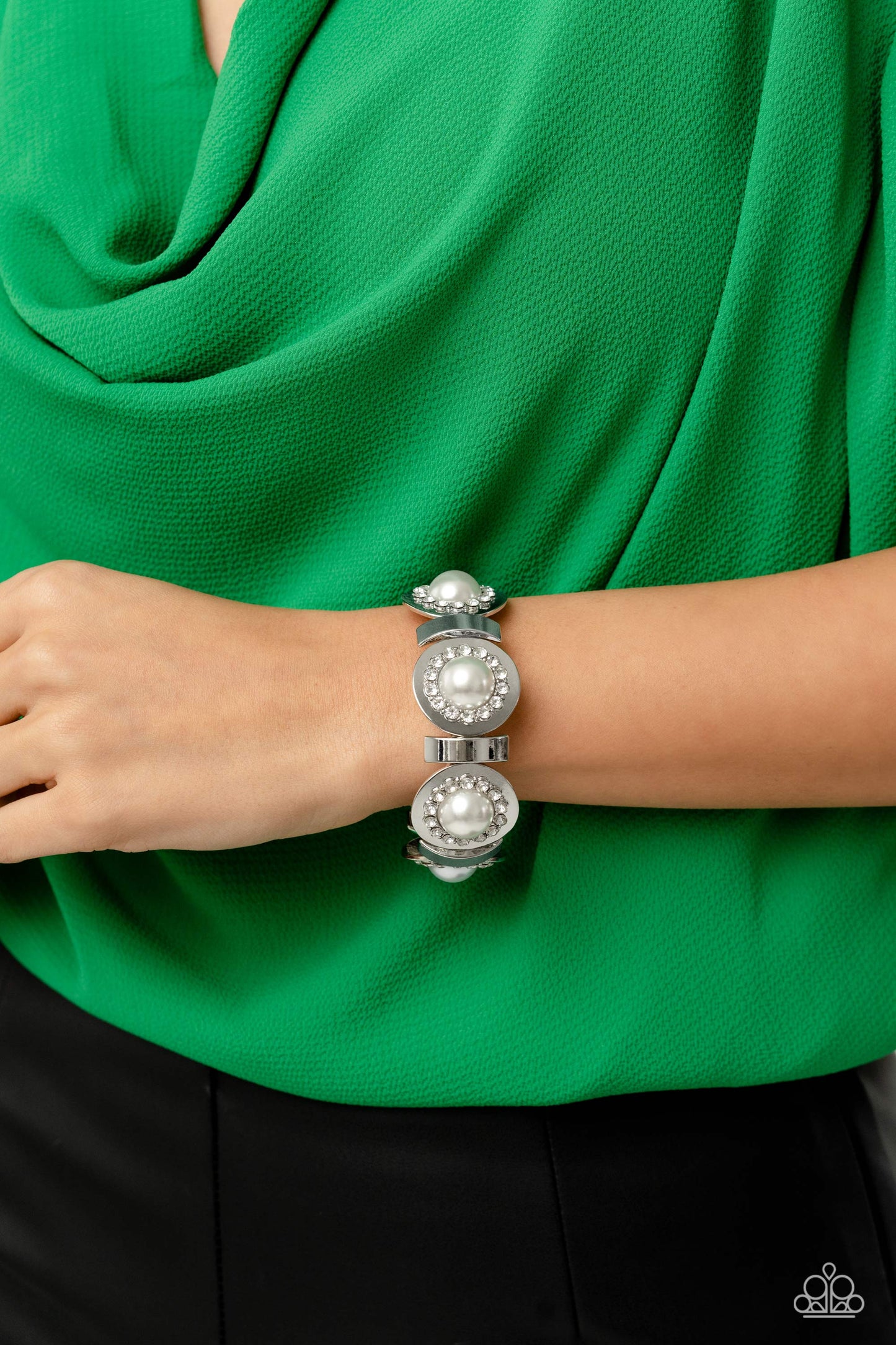 Summer Serenade White Bracelet (Stretchy)