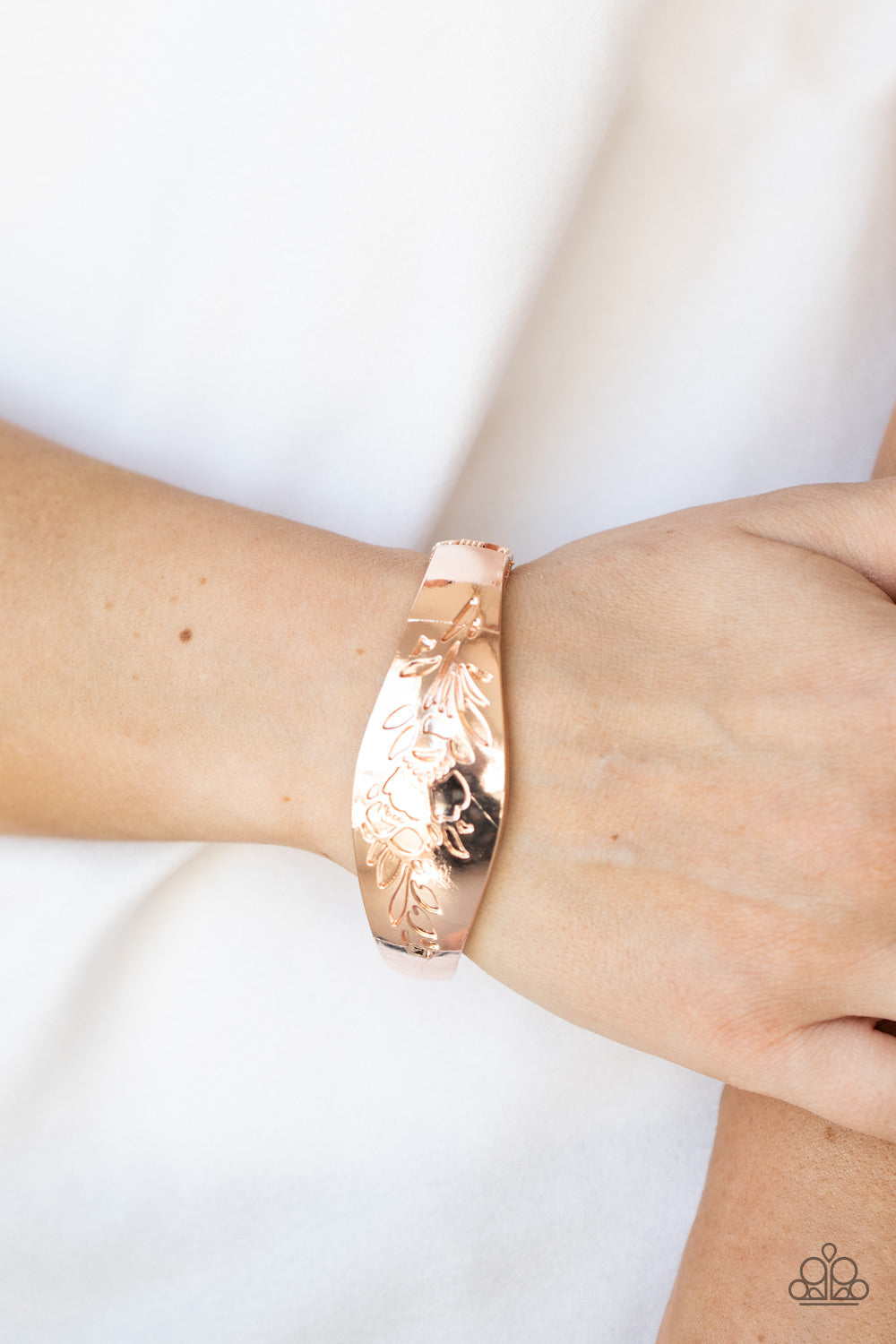 Fond Of Florals Rose Gold Bracelet (Hinge)