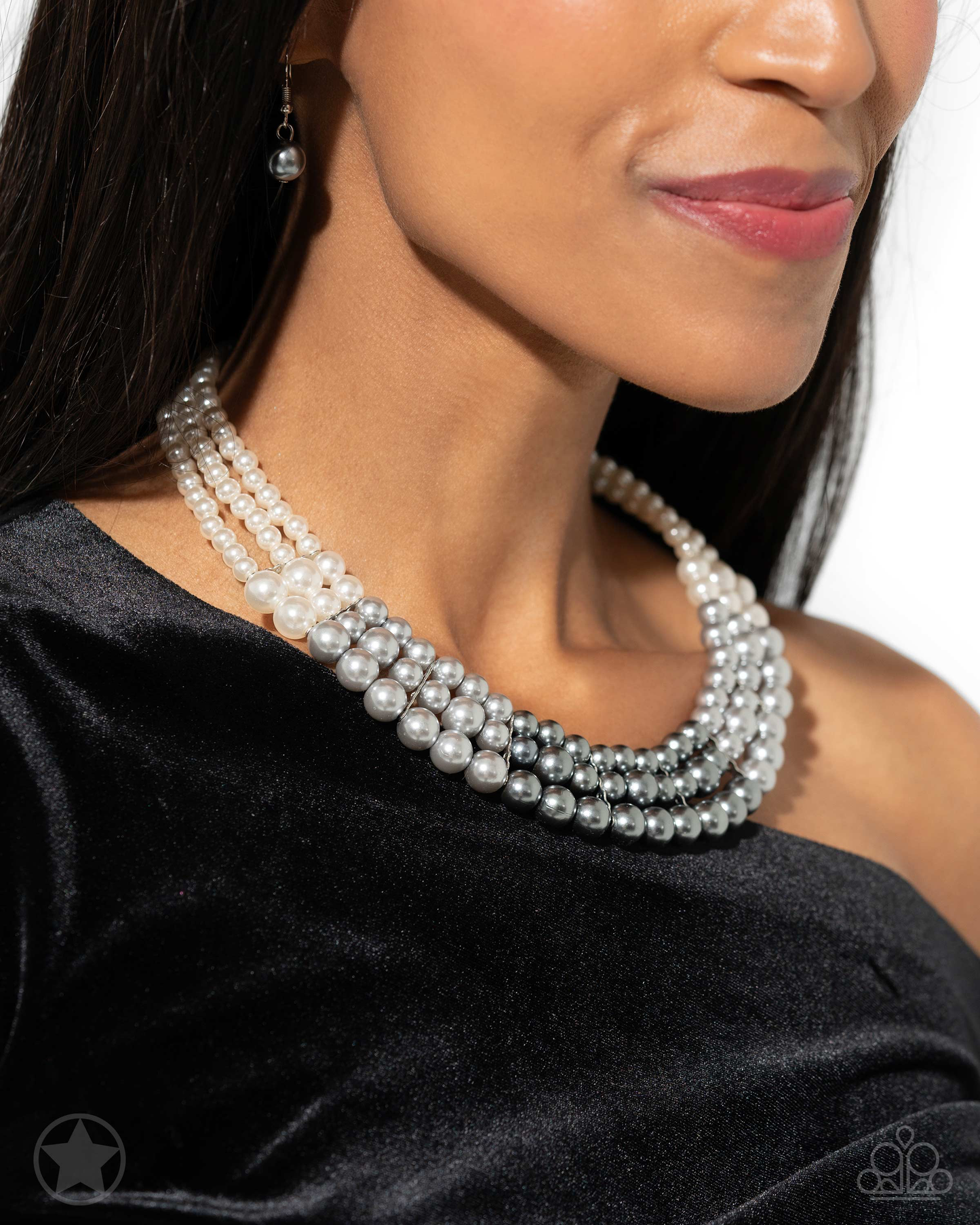 Lady In Waiting White Nexklace