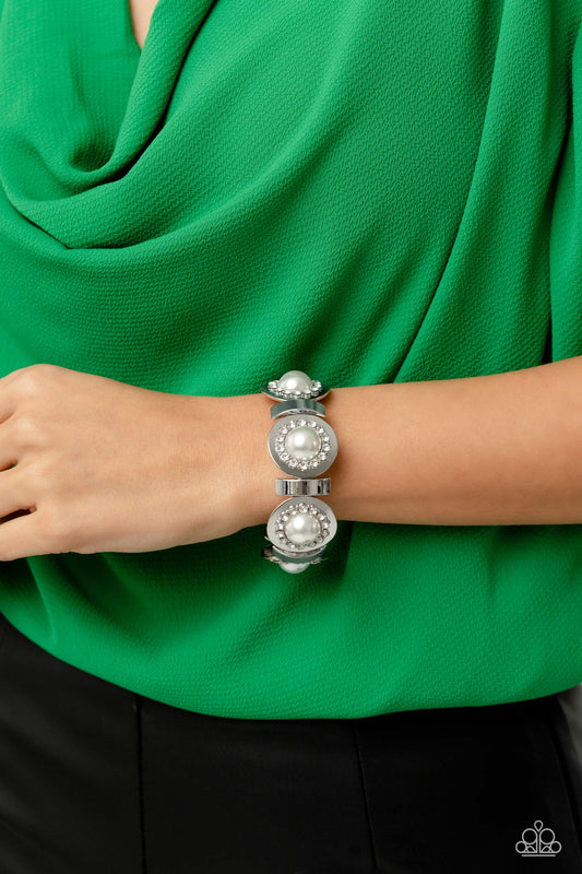 Summer Serenade White Bracelet (Stretchy)