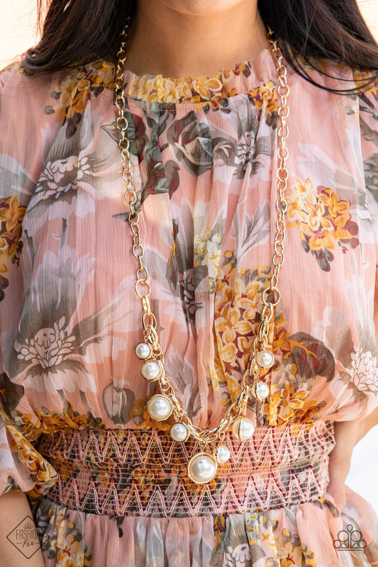 Revolving Refinement Gold Necklace