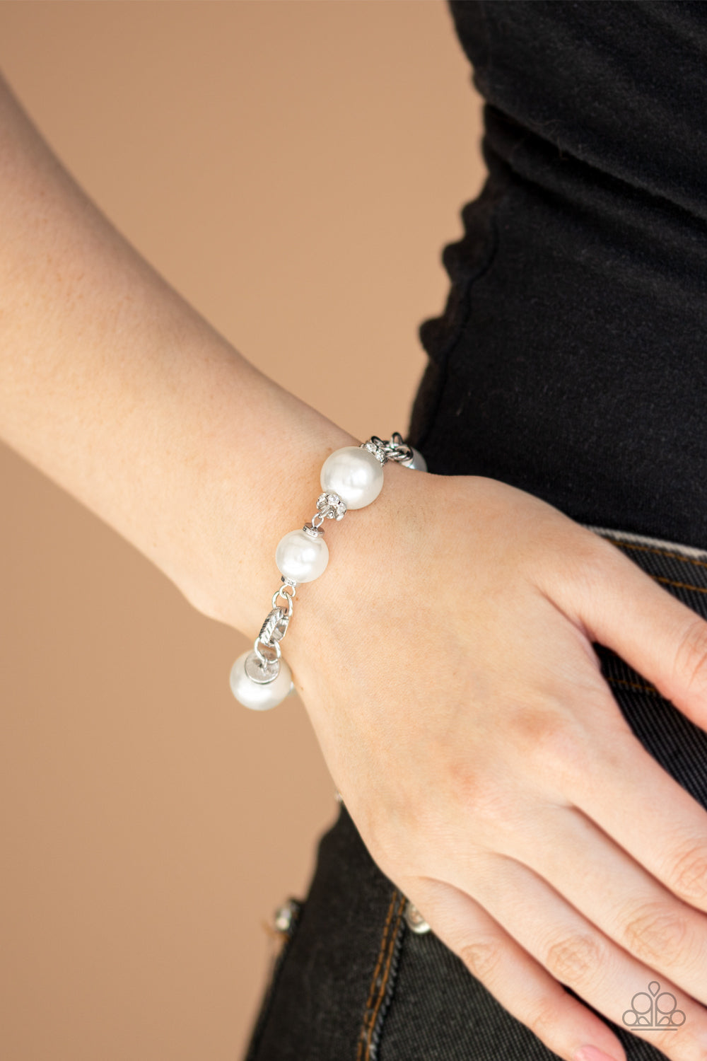 Boardroom Baller White Bracelet (Clasp)